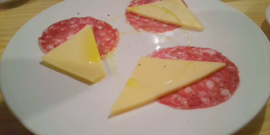 住之江区安立
「restaurant KOBO」さん
https://restaurantkobo.owst.jp/
「イタリア産香草とサラミのチーズ」